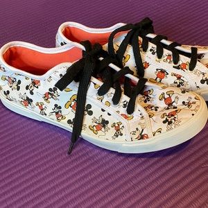 Disney Mickey Mouse Tennis Shoes sz 10
